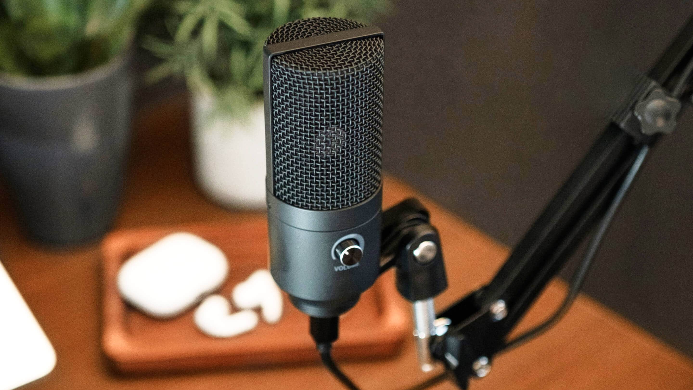 How to start a podcast: A complete step-by-step tutorial - Livecast X ...