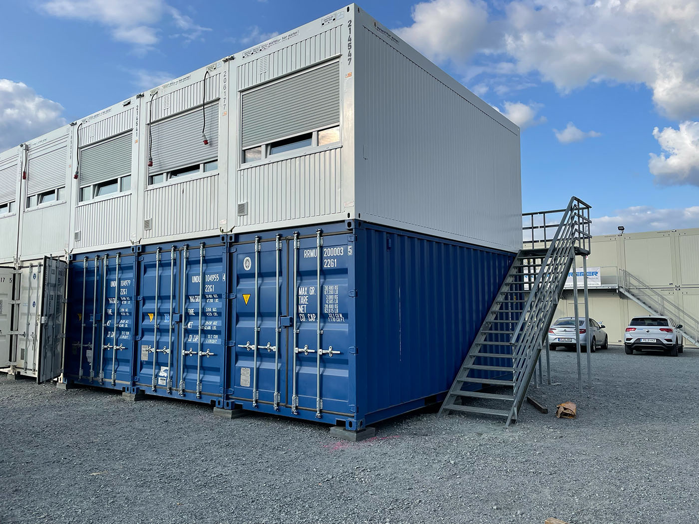 CREABLO GmbH - Baustellencontainer-Anlage aus 10 Modulen und einer ...