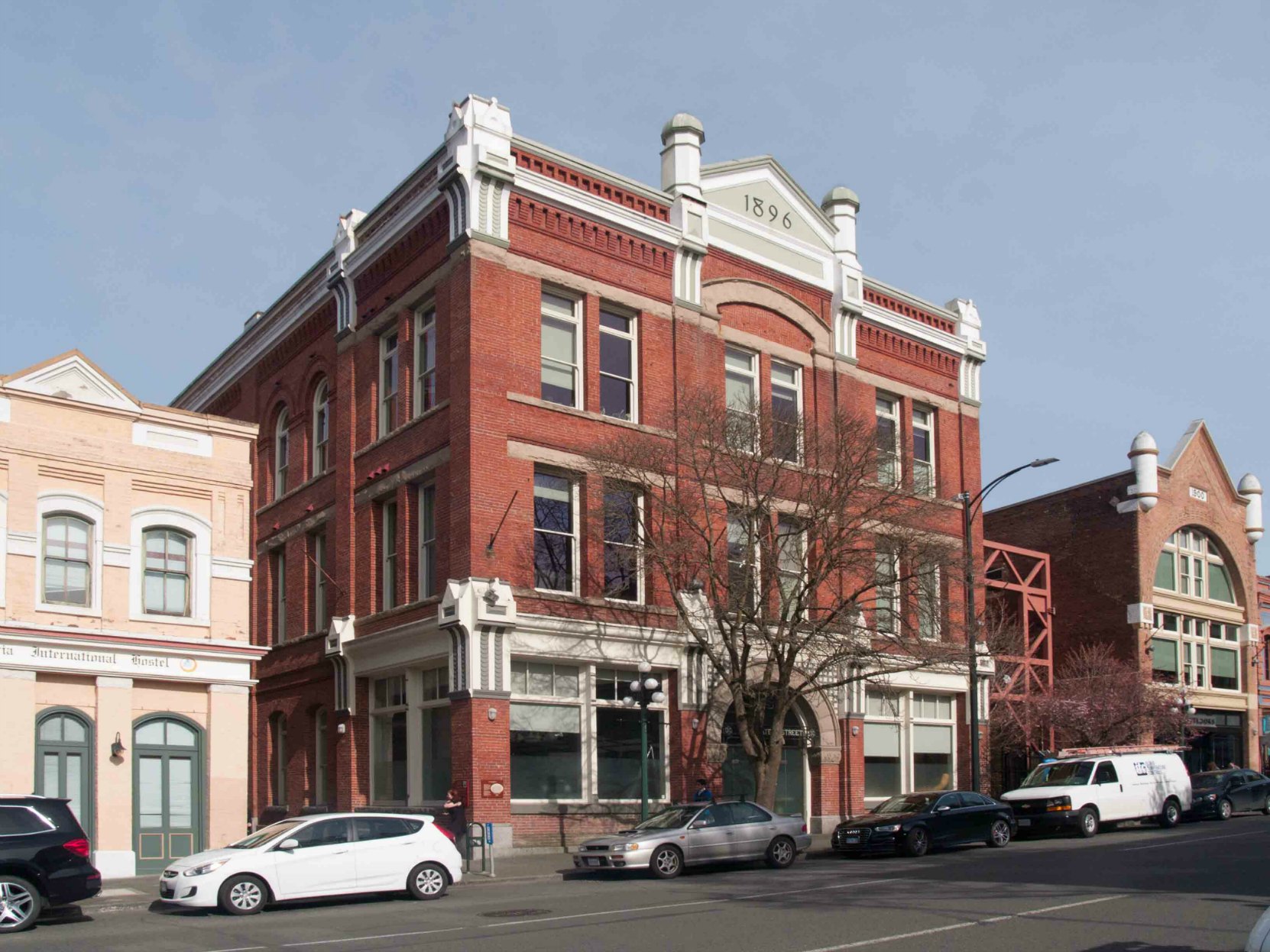Leiser condo building at 524 Yates St