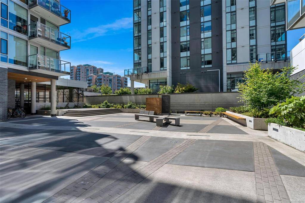 989 Johnson — building photo 8