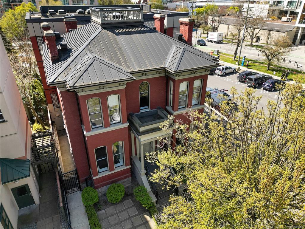 Bossi House — building photo 1