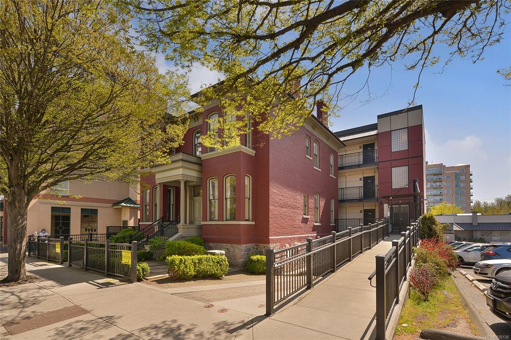 Bossi House — building photo 3