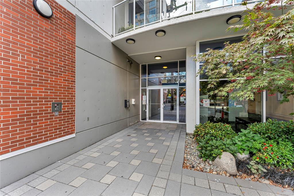860 View Street — building photo 5