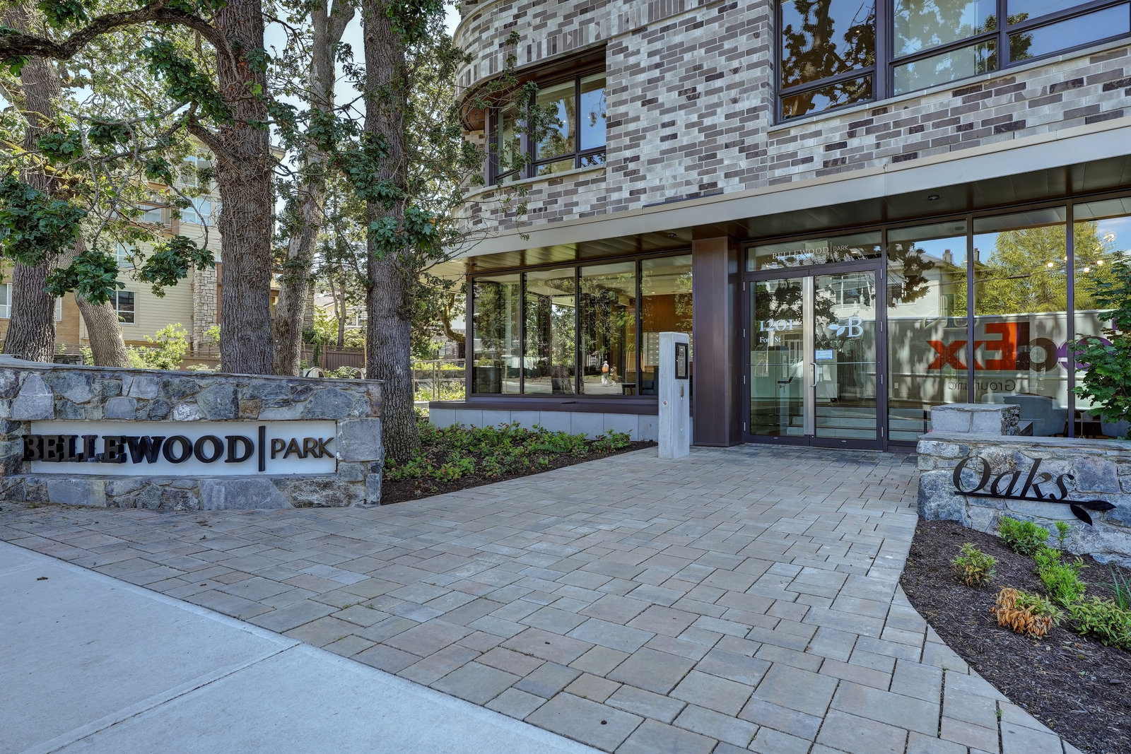 Bellewood Park — building photo 1