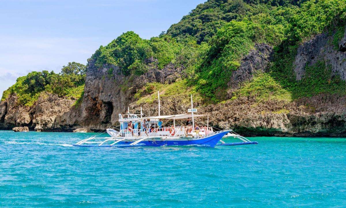 Boracay Island Hopping - Half-Day Tour - Special Promotion at Traveloka Xperience