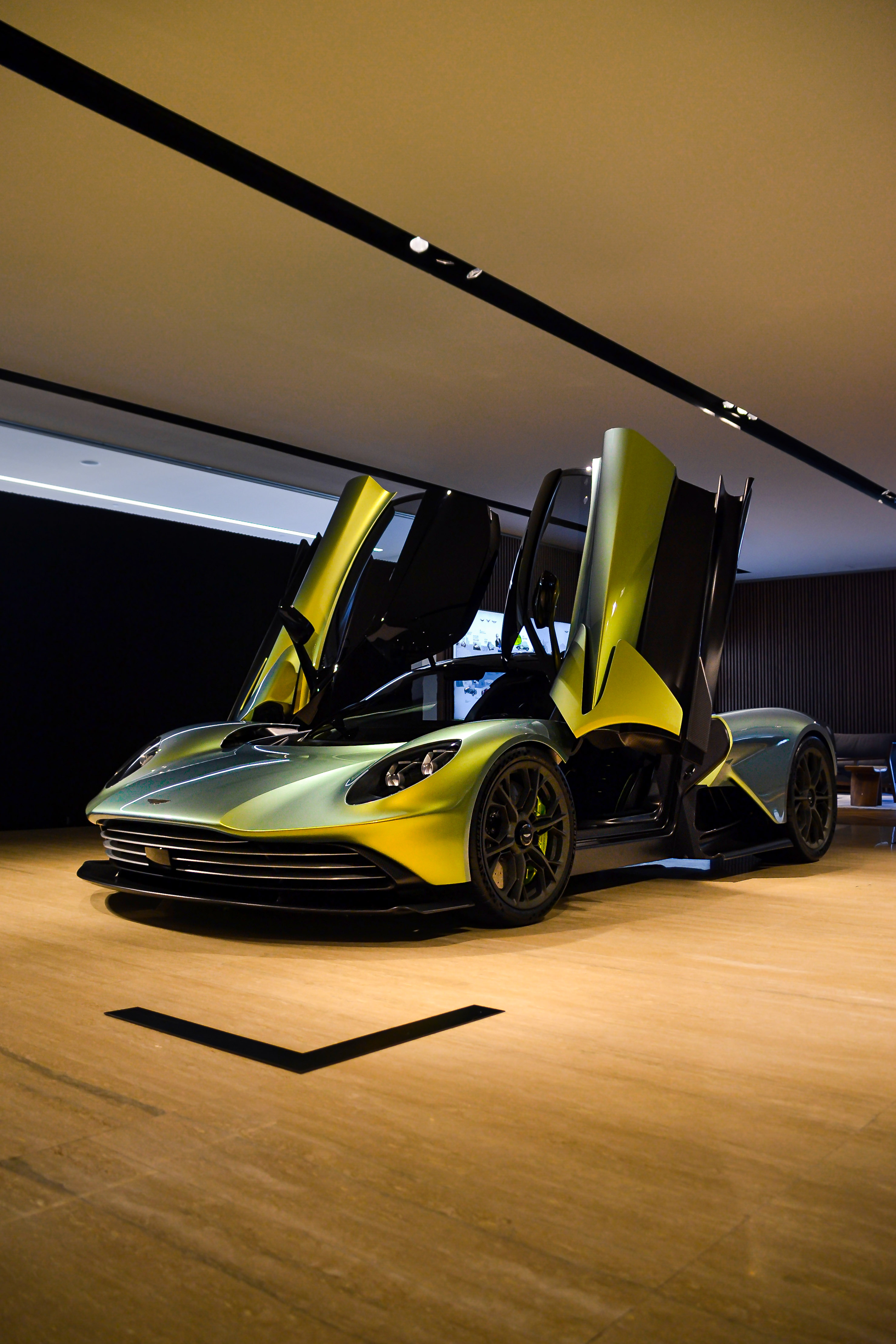 Aston Martin Valhalla