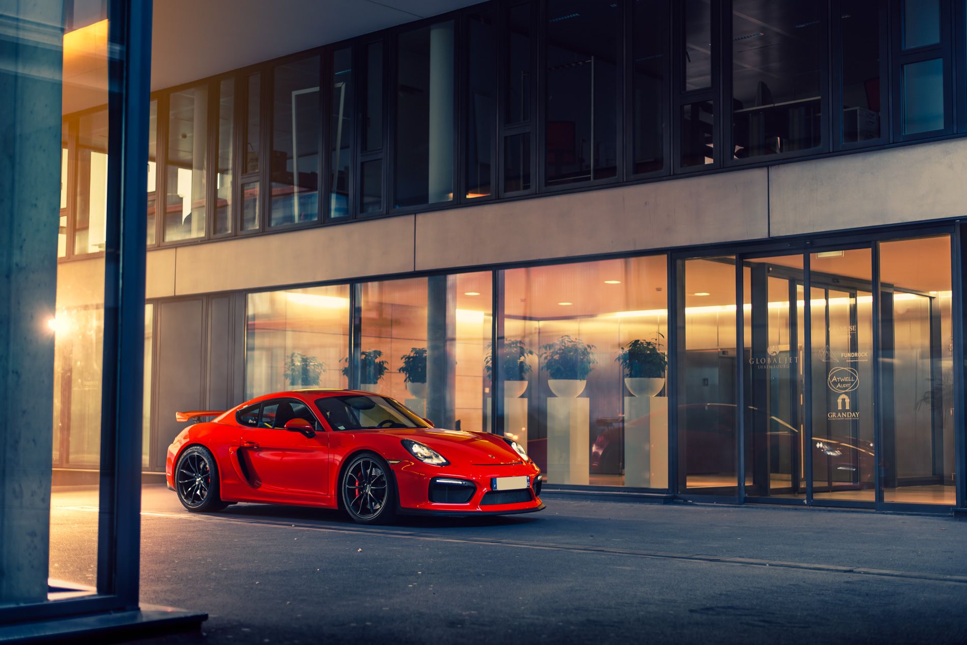 Porsche Cayman GT4