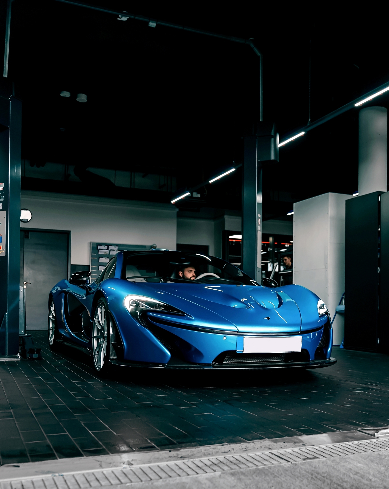 McLaren P1