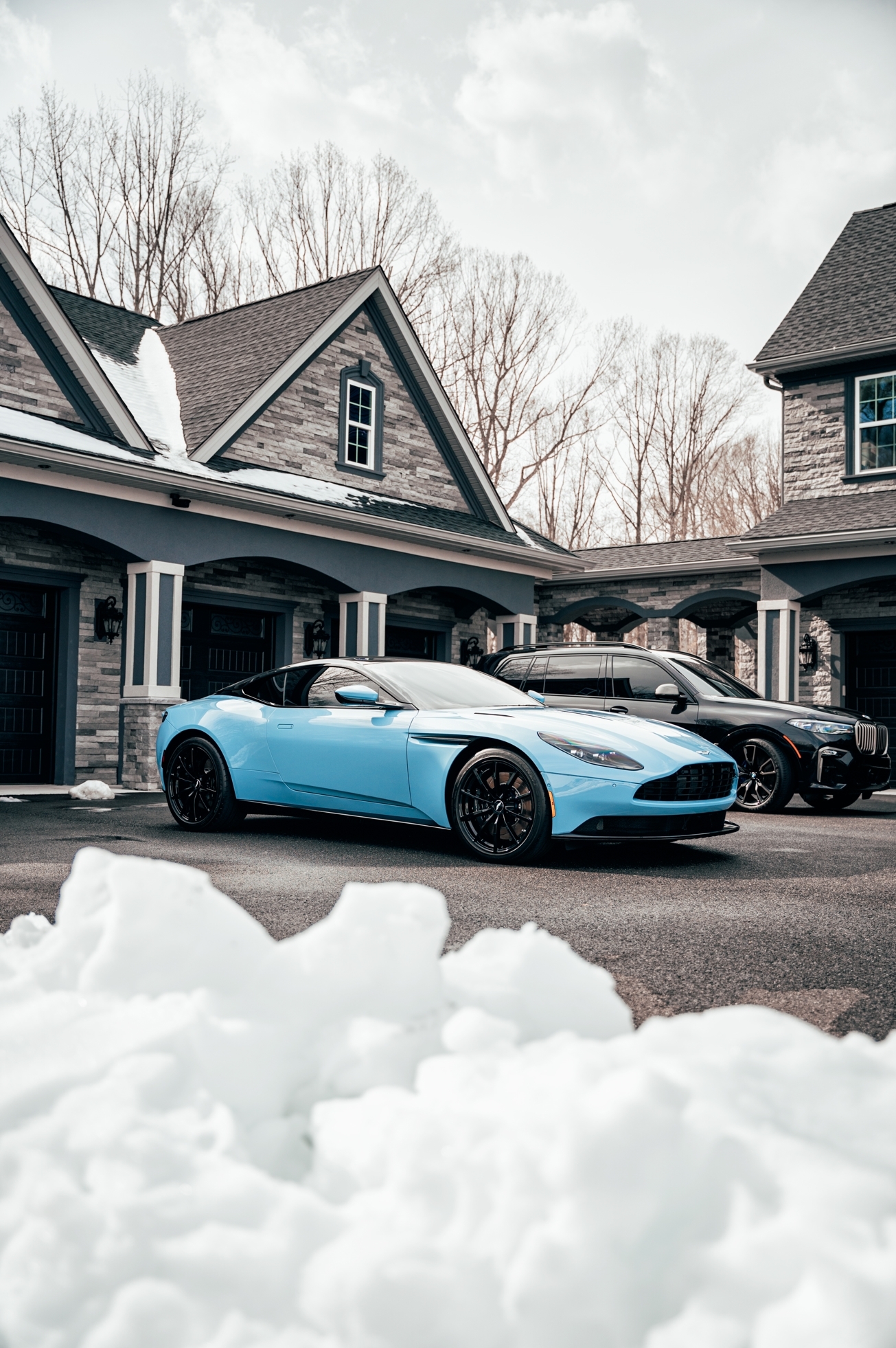 Aston Martin DB11