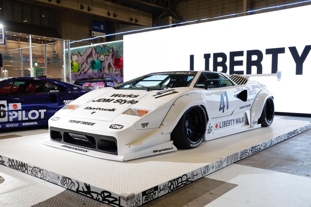 Liberty Walk Lamborghini Countach