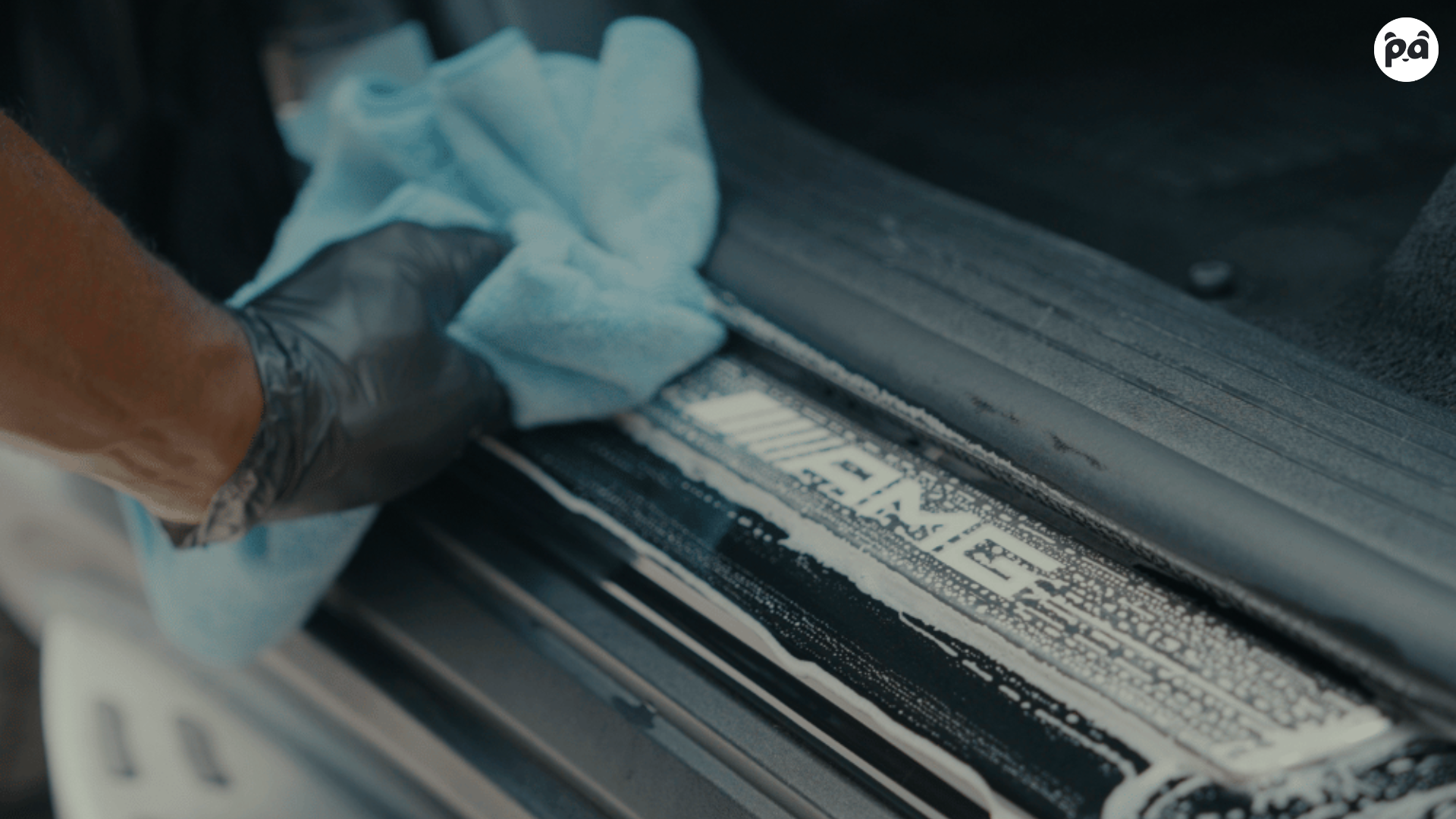 Mobile Car Detailing vs. In-Shop Detailing | Panda Hub
