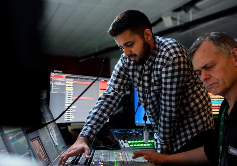 10 importantes consejos de producción musical para principiantes - trabajar con otros