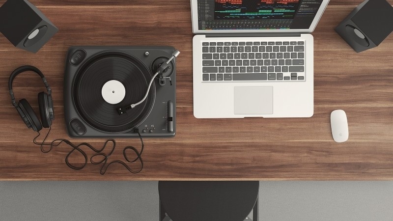 10 importantes consejos de producción musical para principiantes - Equipo importante