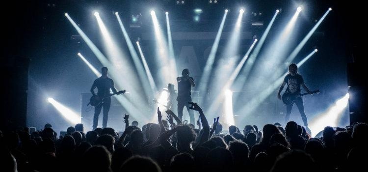 Cómo encontrar miembros para un grupo y contratar músicos - concierto en directo