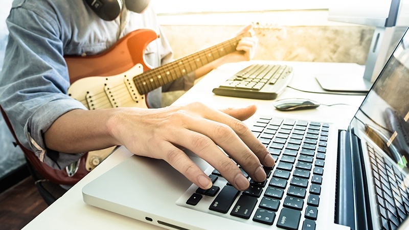 Comment mixer des guitares acoustiques, électriques et basses comme un pro