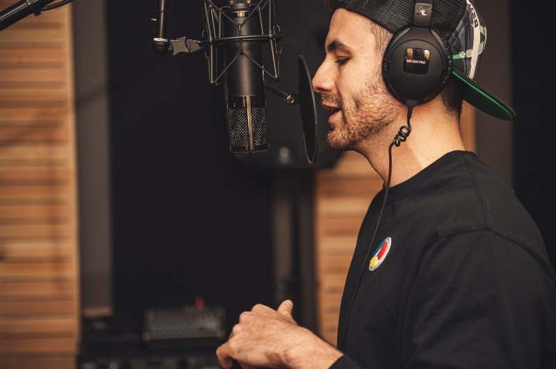9 mejores calentamientos vocales para mejorar tu canto
