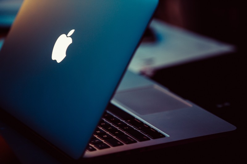 Cómo montar un estudio de grabación casero con poco presupuesto - Apple MacBook