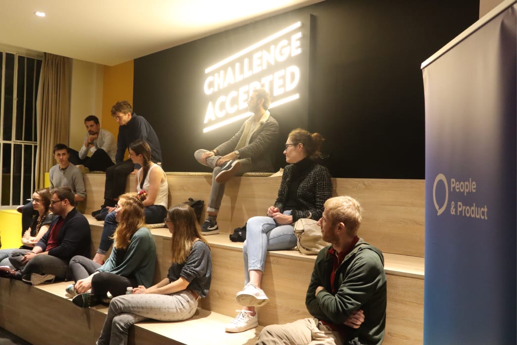 Table-ronde à People & Product, collaborateurs discutant