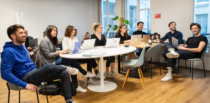 Réunion entre collaborateurs