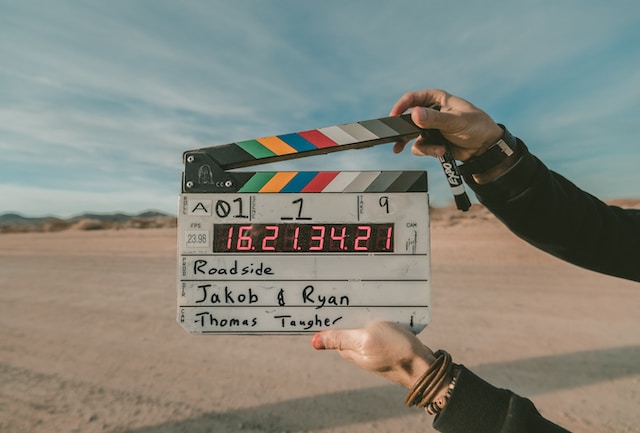 Künstliche Intelligenz im Rampenlicht: Wie AI-generierte Videos die Content-Erstellung revolutionieren