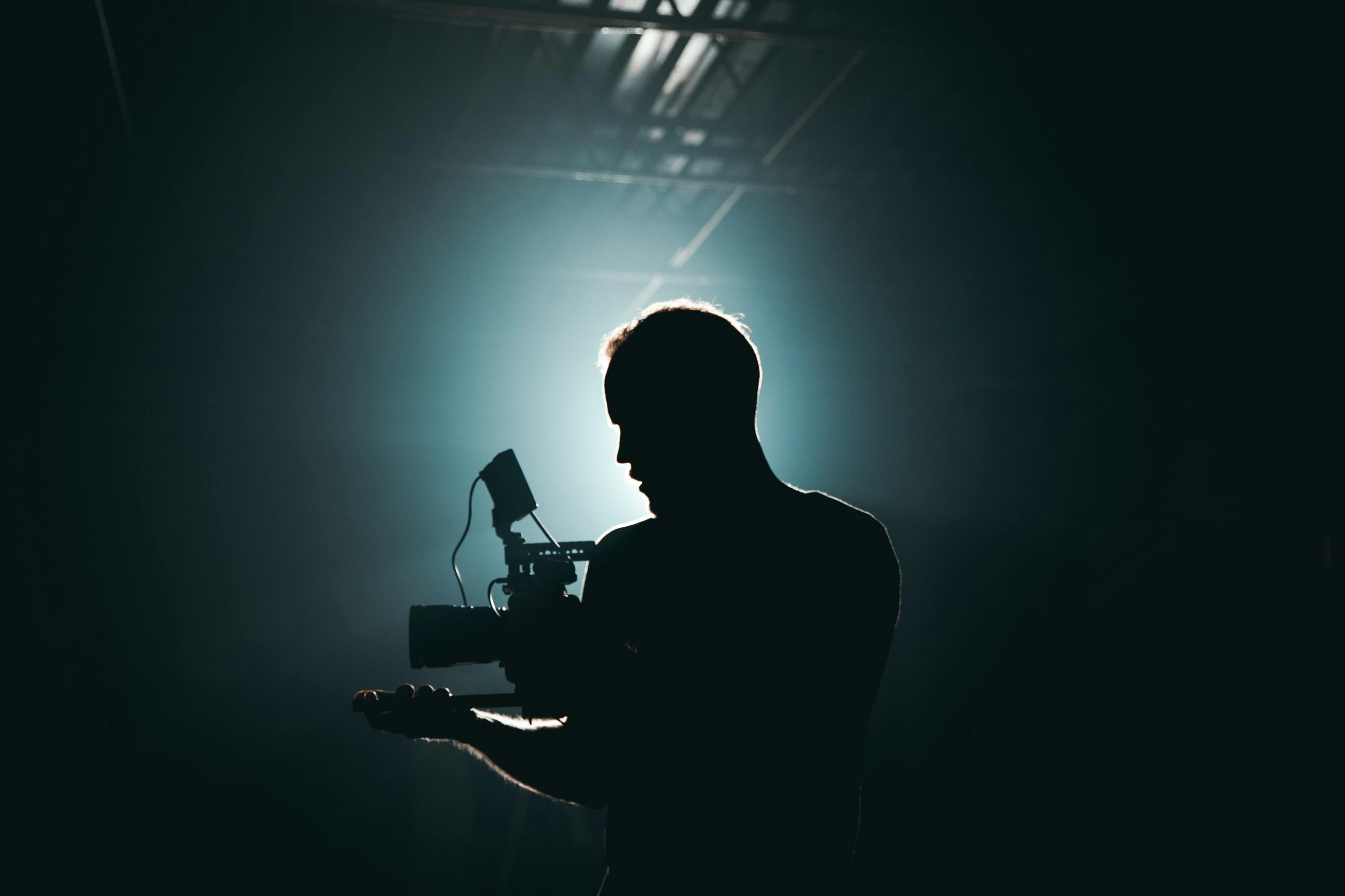 Revolutionierung der Videoproduktion durch Pyramid Attention Broadcast in Echtzeit
