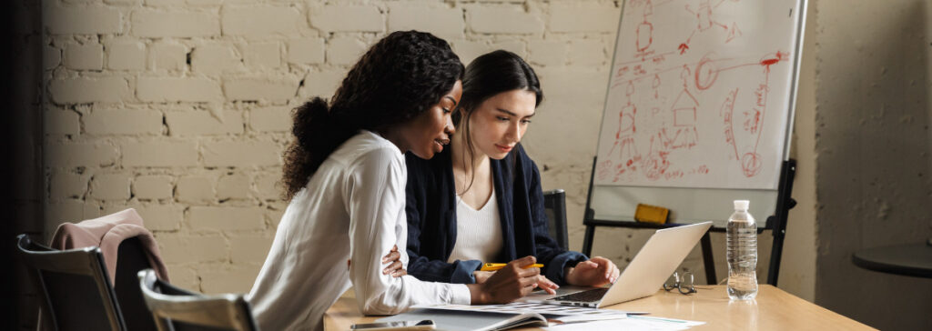 Two women entrepreneur working on the office desk: Xero Dashboard And Coding