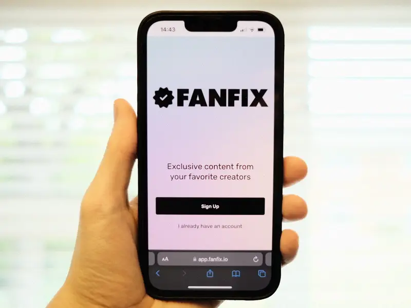 Fanfix App Interface.