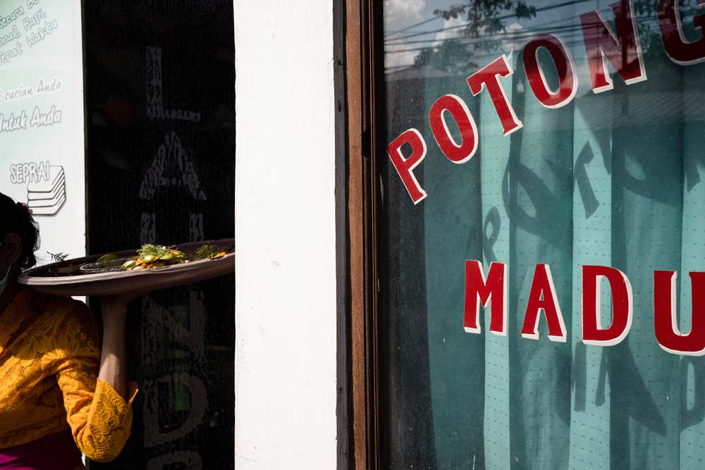 Lost (in) Paradise – 10