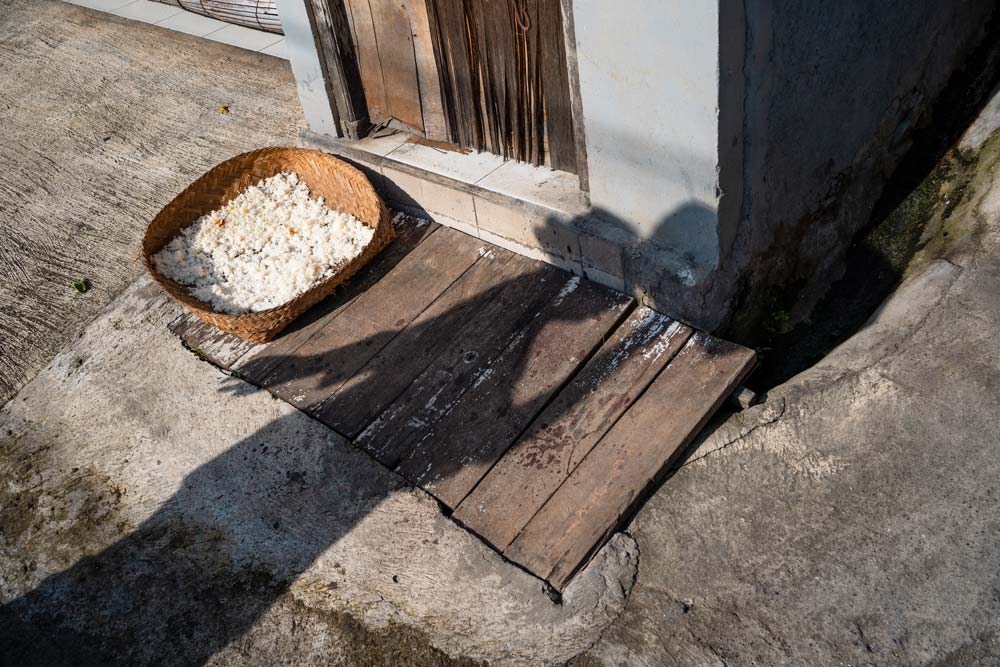 Lost (in) Paradise – 12