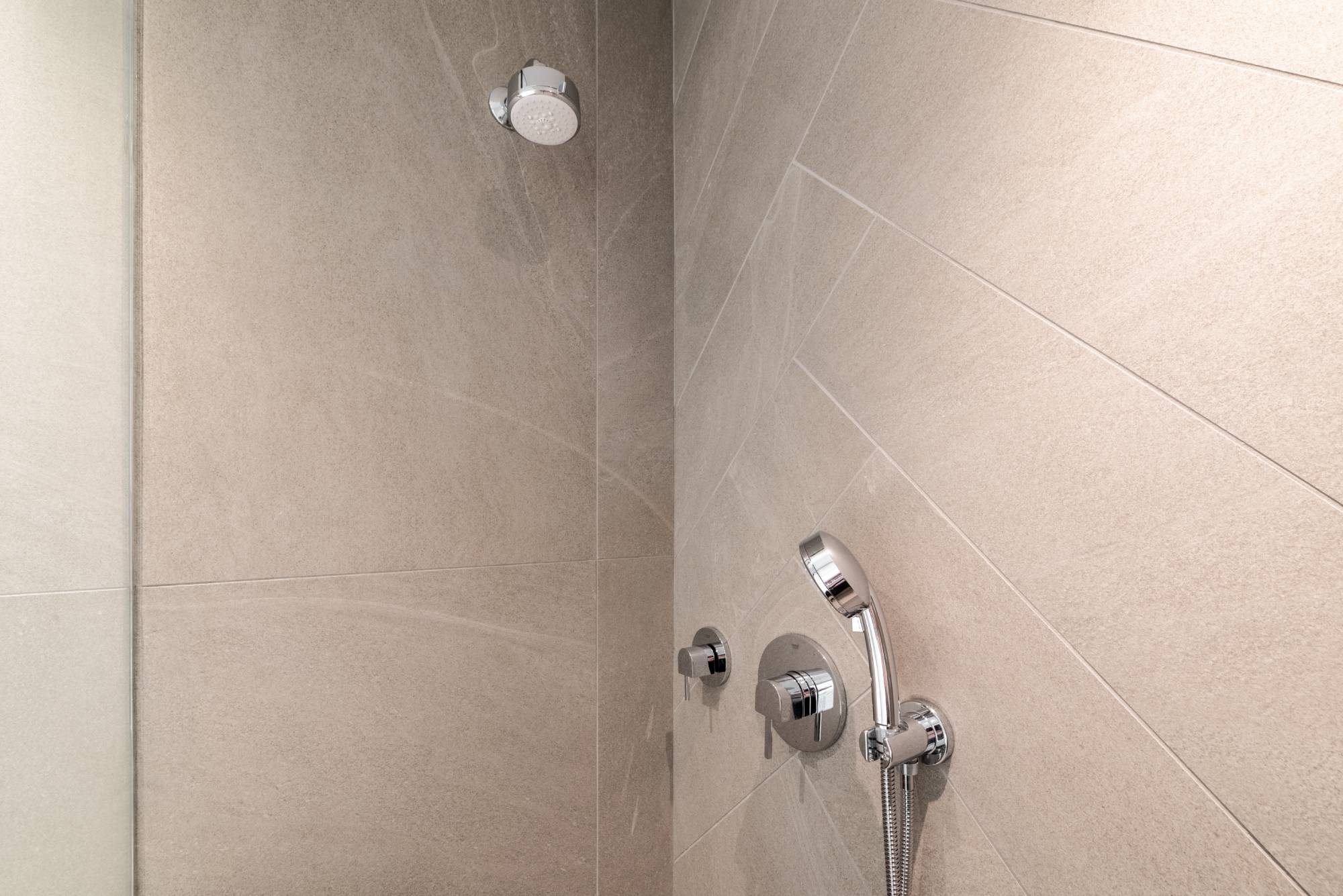 Double Shower Jets