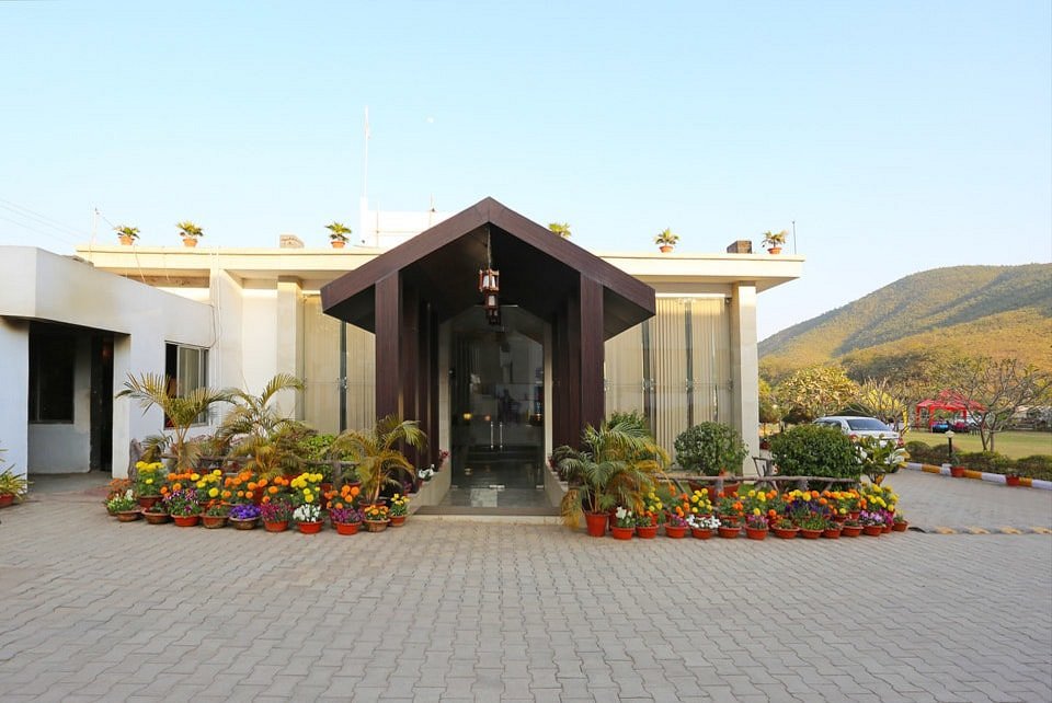 Golden Leaf Resort, Jamshedpur