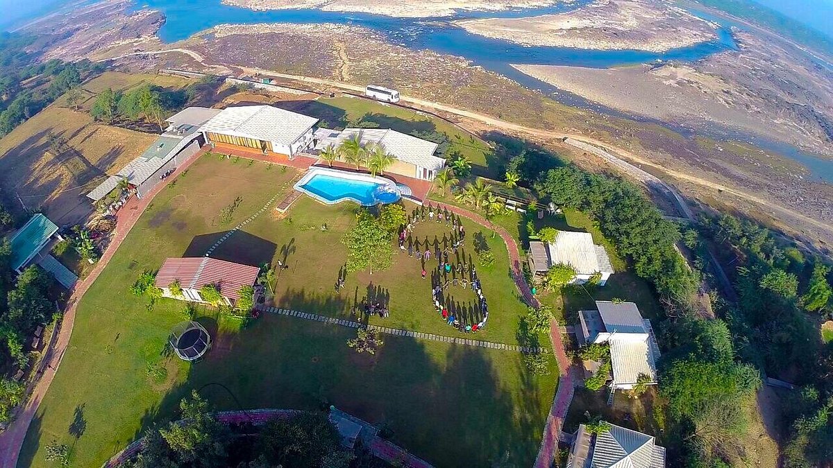 Riparian - the riverside camp and adventure destination
