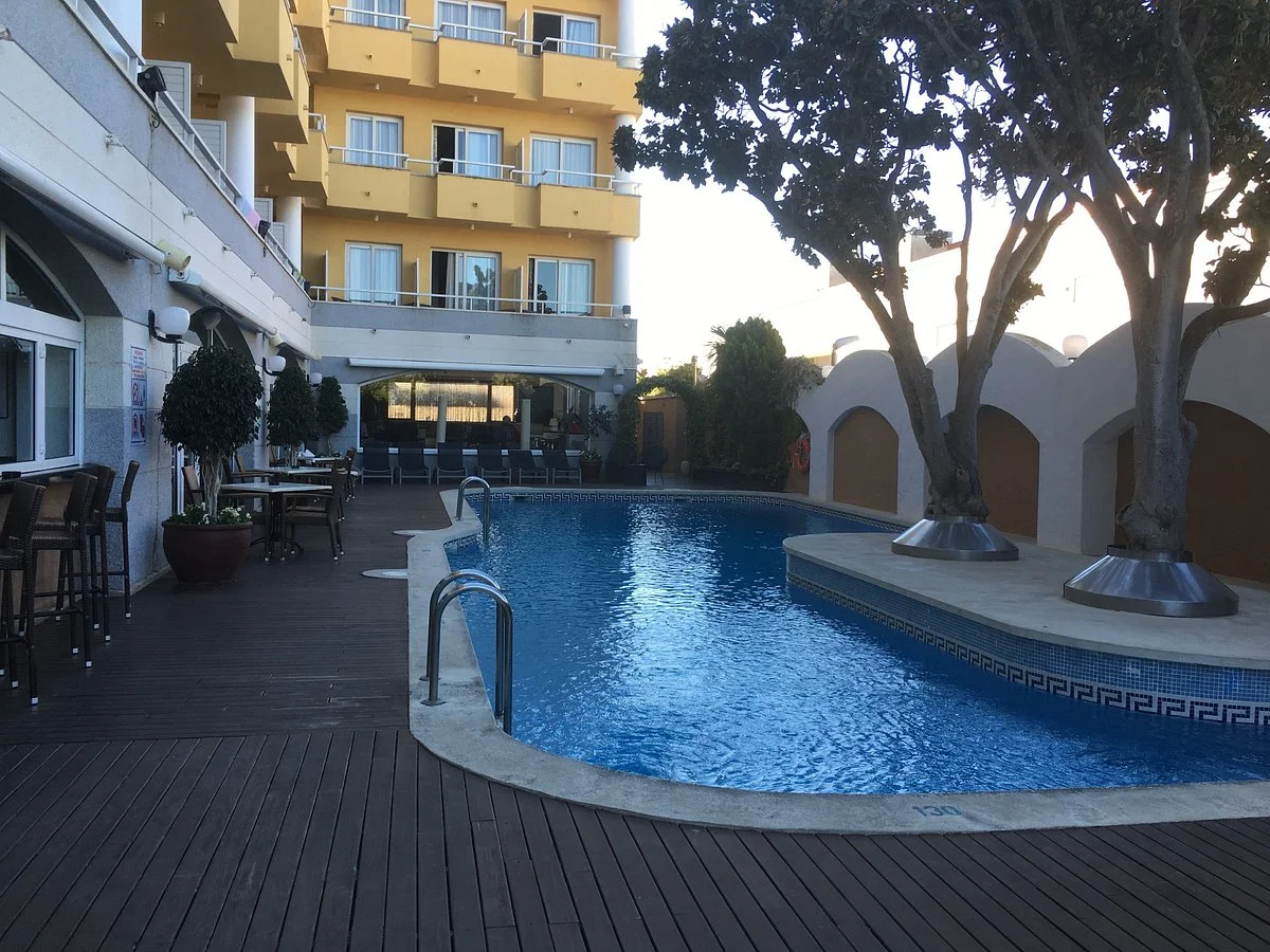 The Augusta Club & Resort, Surat