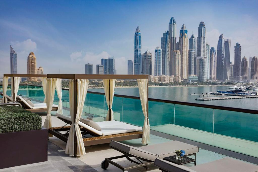 Luxurious beachfront resort with modern amenities at Hilton Dubai Palm Jumeirah