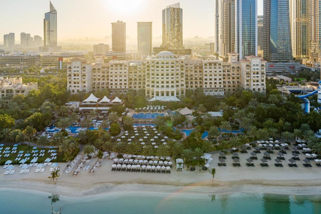 Luxurious beachfront resort with waterpark at The Westin Dubai Mina Seyahi