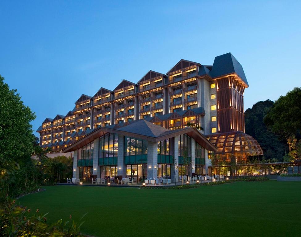 Luxurious rooms and modern amenities at Resorts World Sentosa - Equarius Hotel