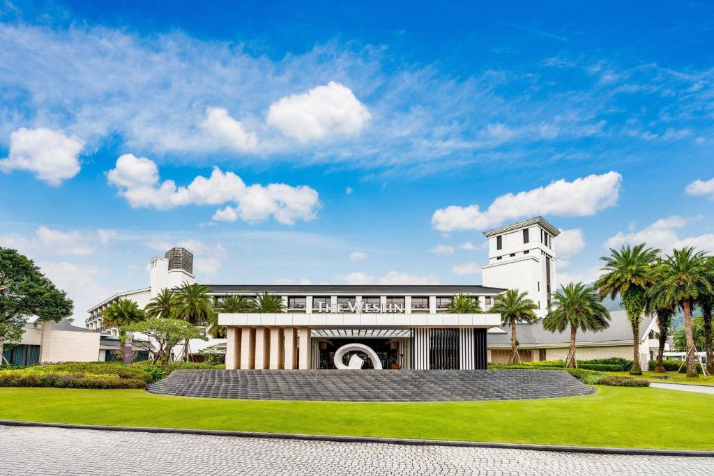 Luxurious resort with modern amenities at The Westin Tashee Resort, Taoyuan
