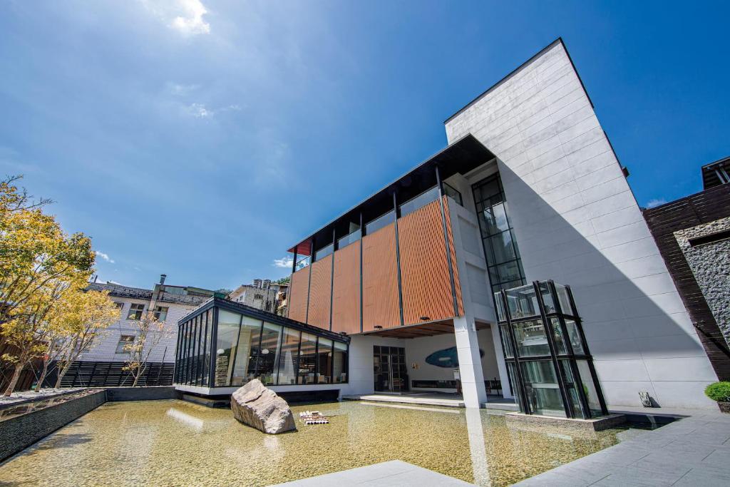 Luxurious resort with scenic views at Wulai Pause Landis Resort