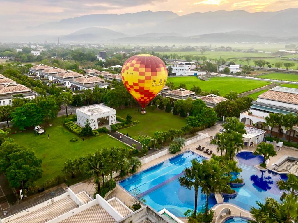 Luxurious resort with modern amenities at Papago International Resort