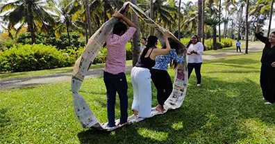 Newspaper Canvas Race