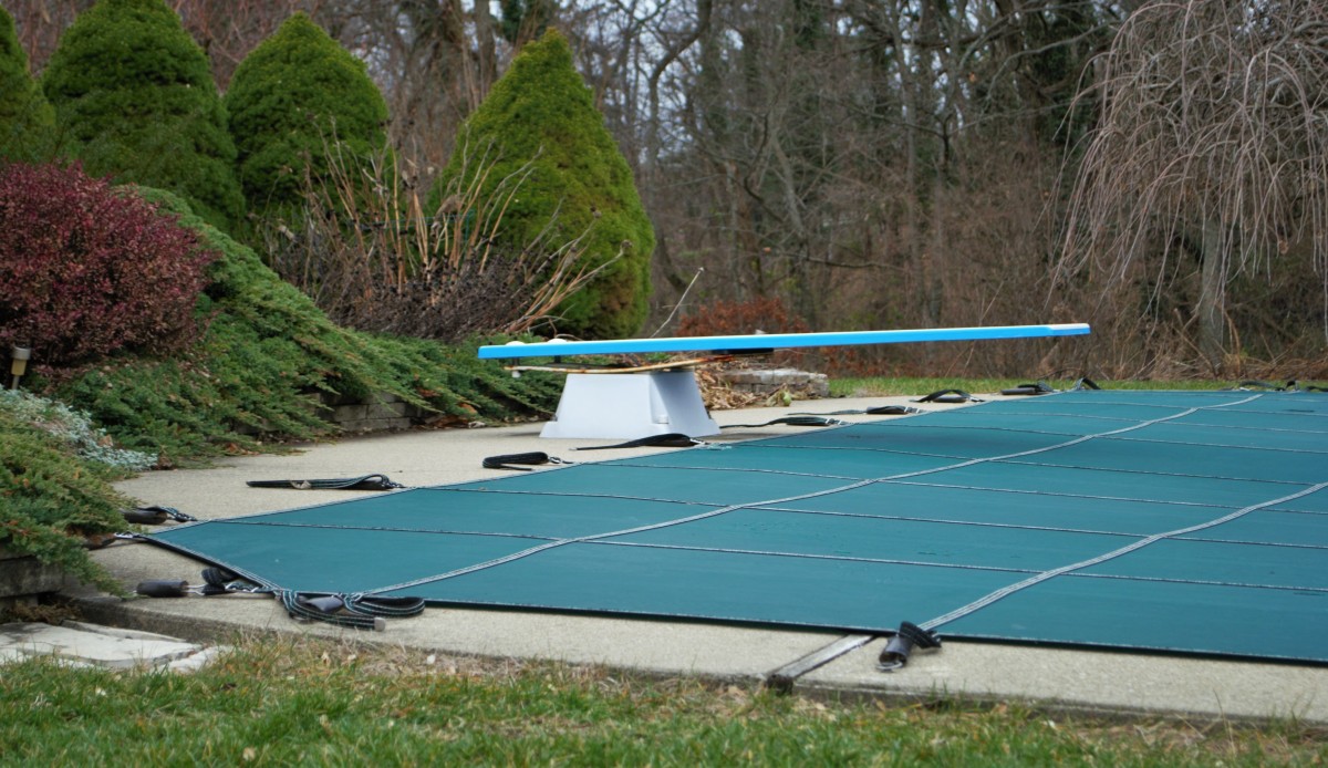 protect your pool in the winter