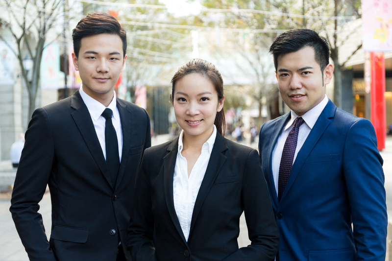 photo of chinese business people showing attire for business etiquette in china